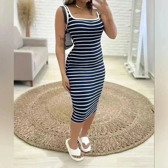 Dresses & Skirts - Striped Square Neck Dress Size 8/10